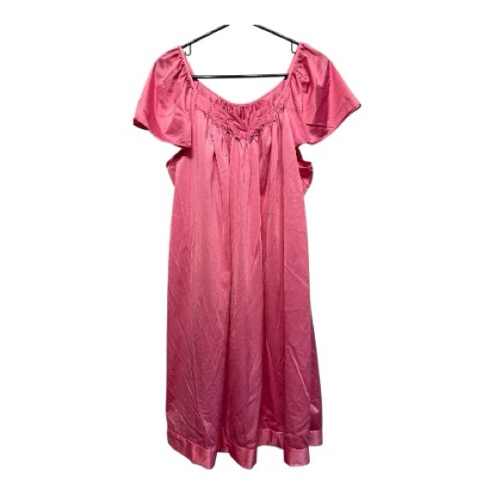 Vintage 90’s Vanity Fair Pink 100% Nylon Nightgown Chemise Size Medium